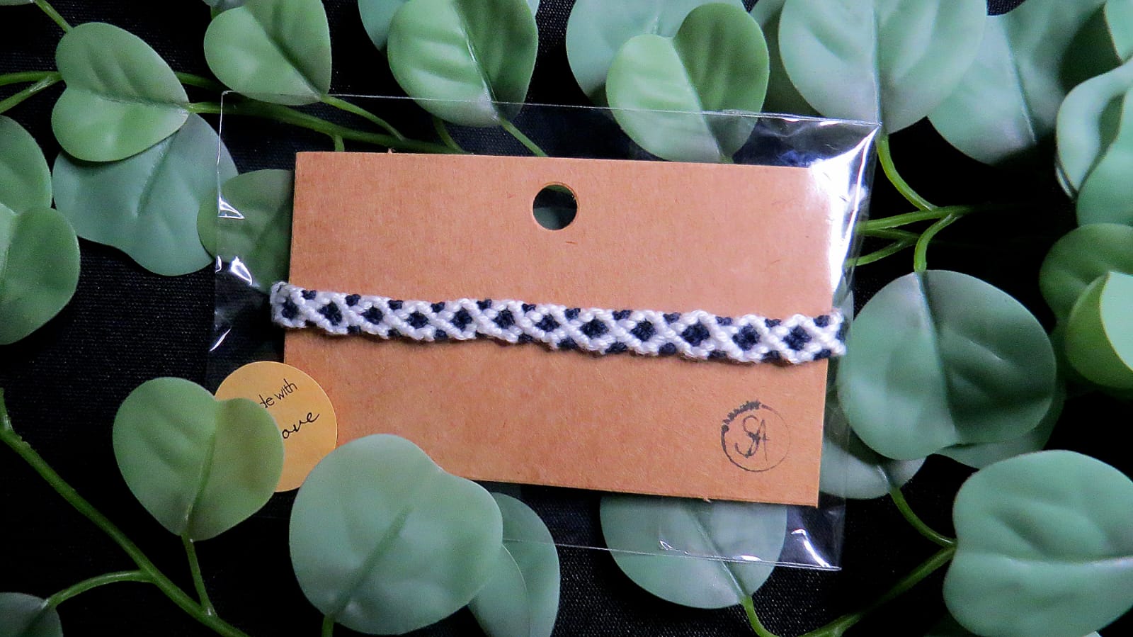 Handwoven bracelet daimonds